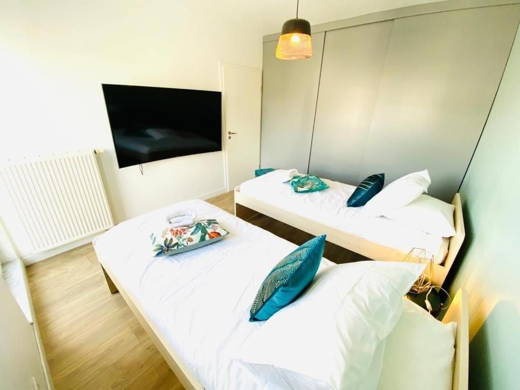 Apartment Spacious Two Bedrooms W Parking&balcony *