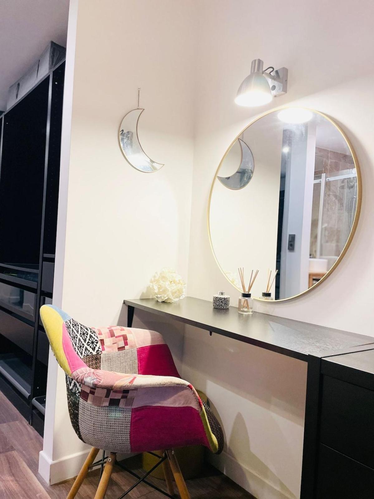Apartment Spacious Two Bedrooms W Parking&balcony *