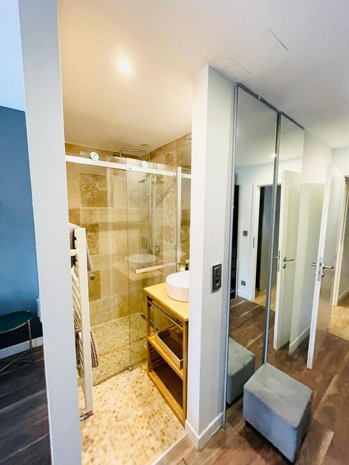 Spacious Two Bedrooms W Parking&balcony Luxembourg
